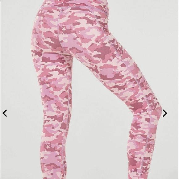 NWT women’s fabletics 7/8 lilac camo leggings - Picture 2 of 2